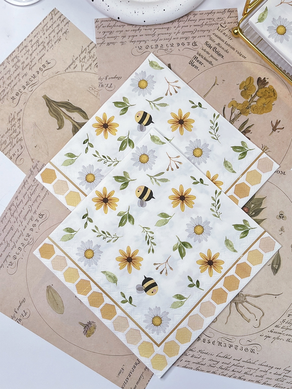 3 Ply Bee And Flower Luncheon Pringting Napkins,Decorative Paper Napkins For Dinner, Party