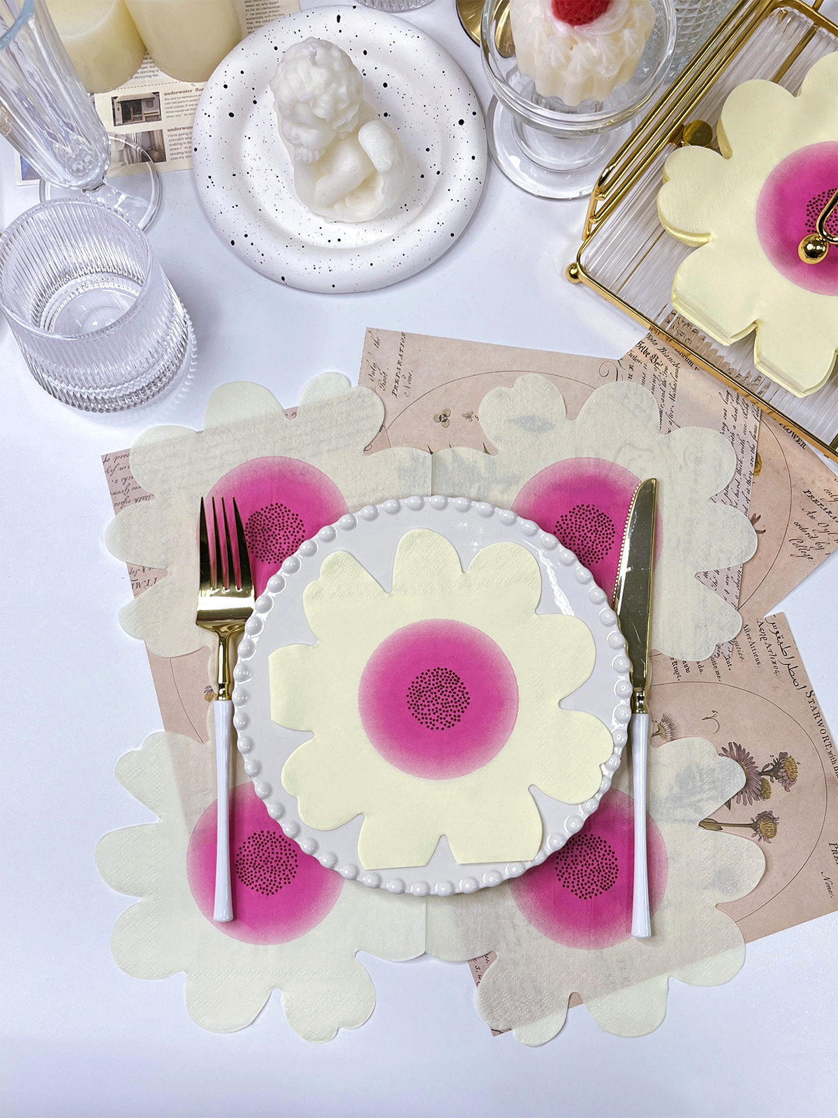 Sunflower-Shaped Printed Paper Napkins Floral Cocktail Napkins For Party,Garden Tea, White/Pink/Yellow/Blue 