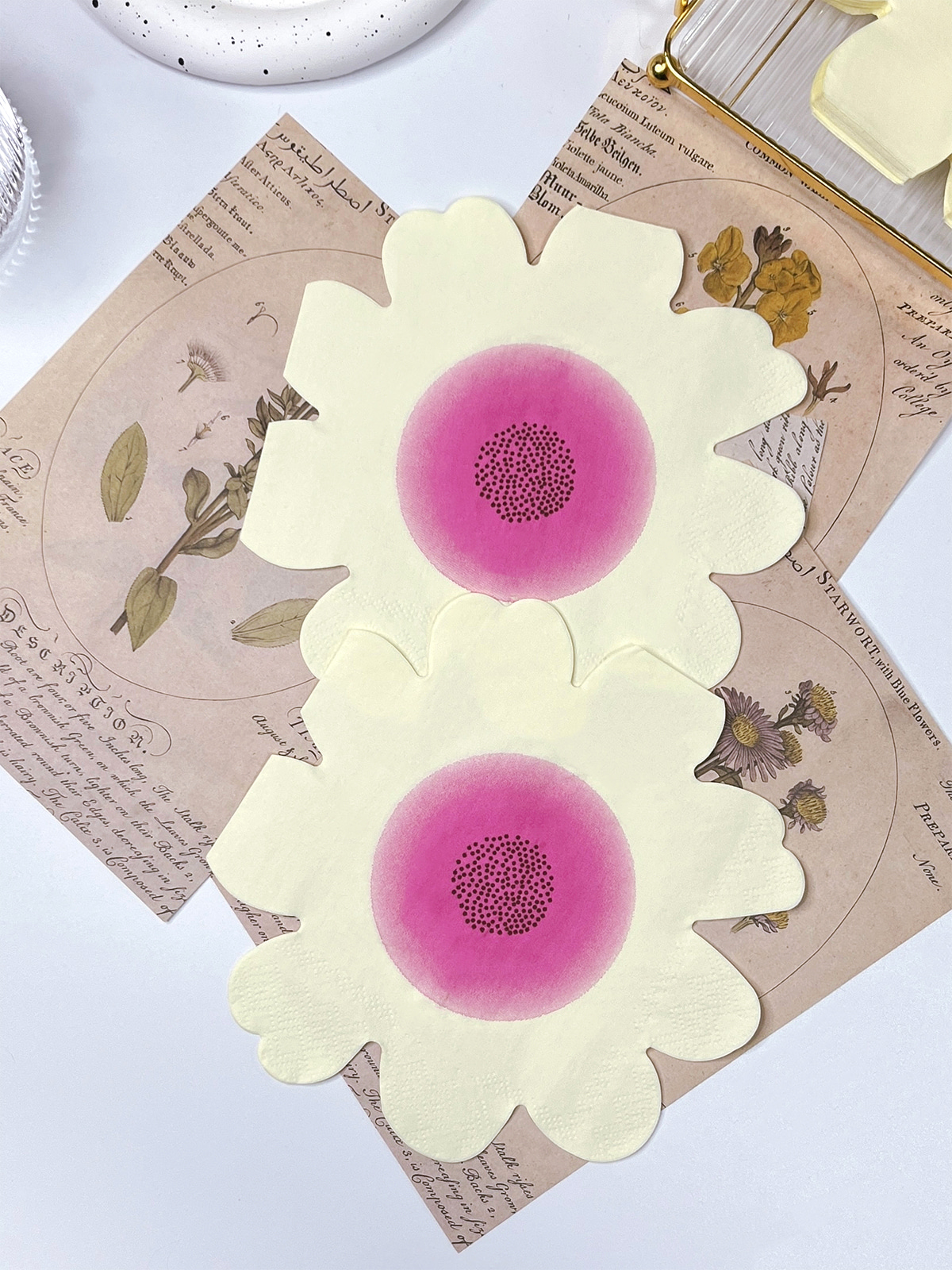 Sunflower-Shaped Printed Paper Napkins Floral Cocktail Napkins For Party,Garden Tea, White/Pink/Yellow/Blue 